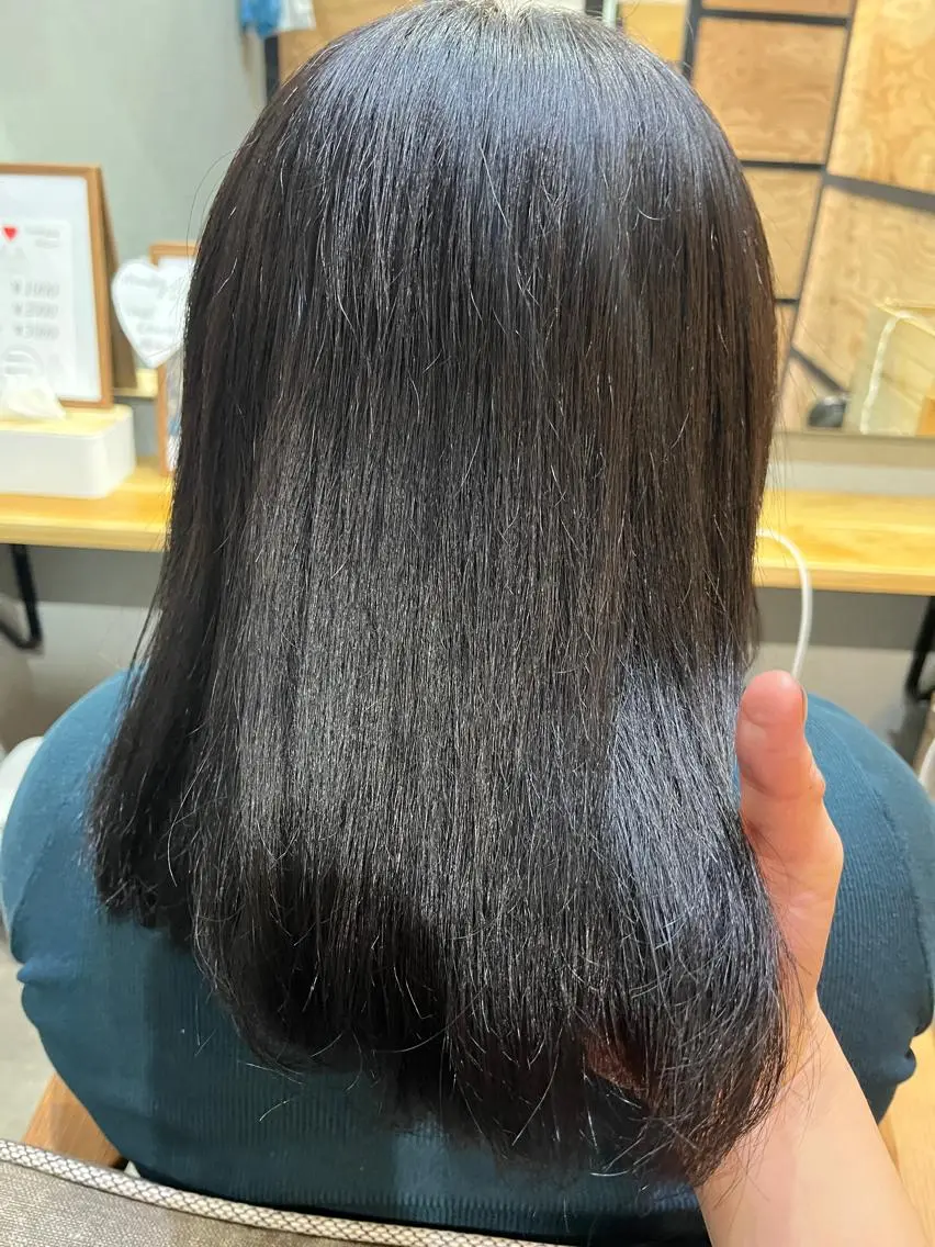 ミディアム カラー パーマ ヘアアレンジ メンズ キッズ ネイル マツエク・マツパ アイブロウ ミディアムパーマ メンズハイライト メンズパーマ ブラウンカラー ケアカラー 久木原 ゆりのヘアスタイル