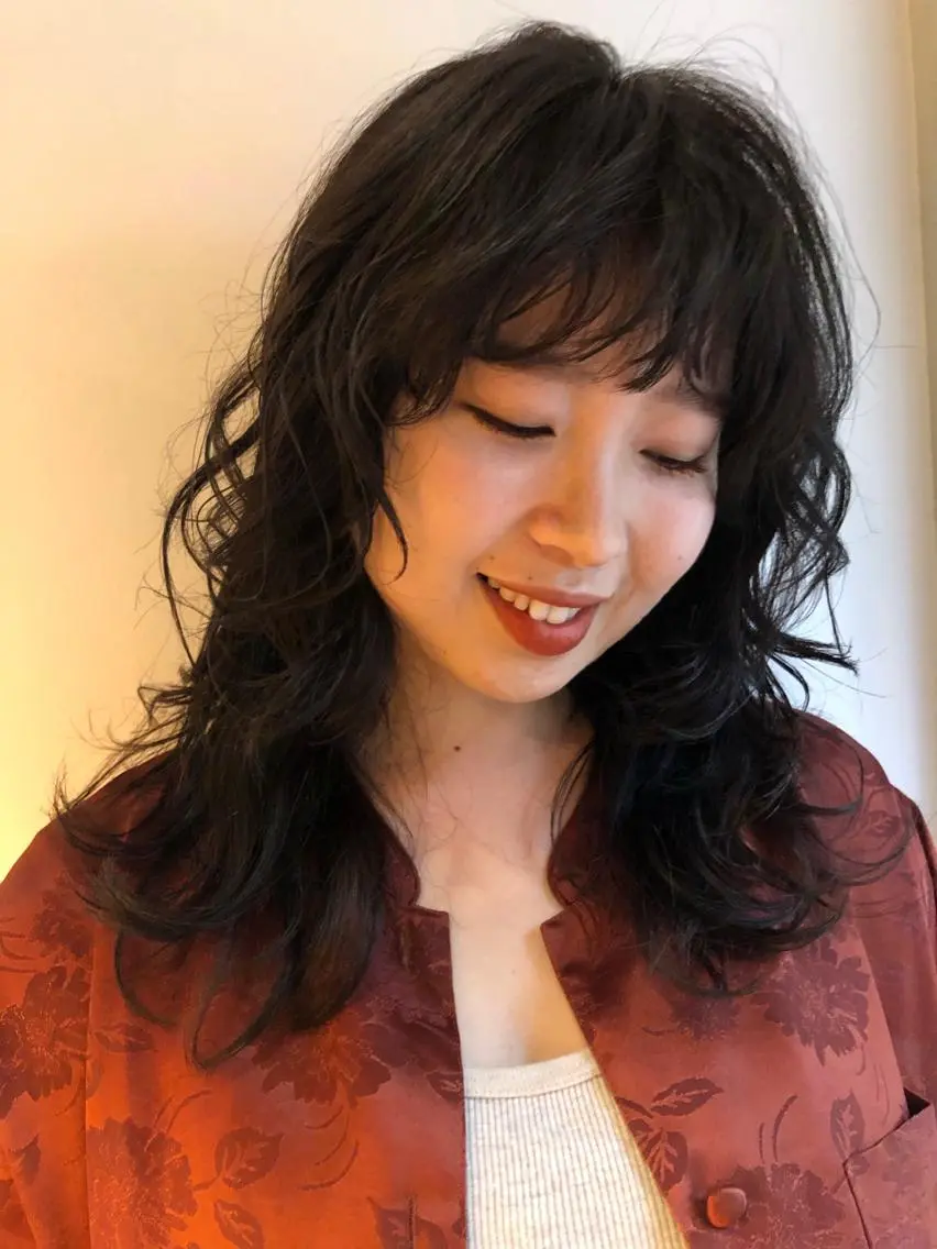 セミロング カラー セミロングパーマ eri kinjoのヘアスタイル