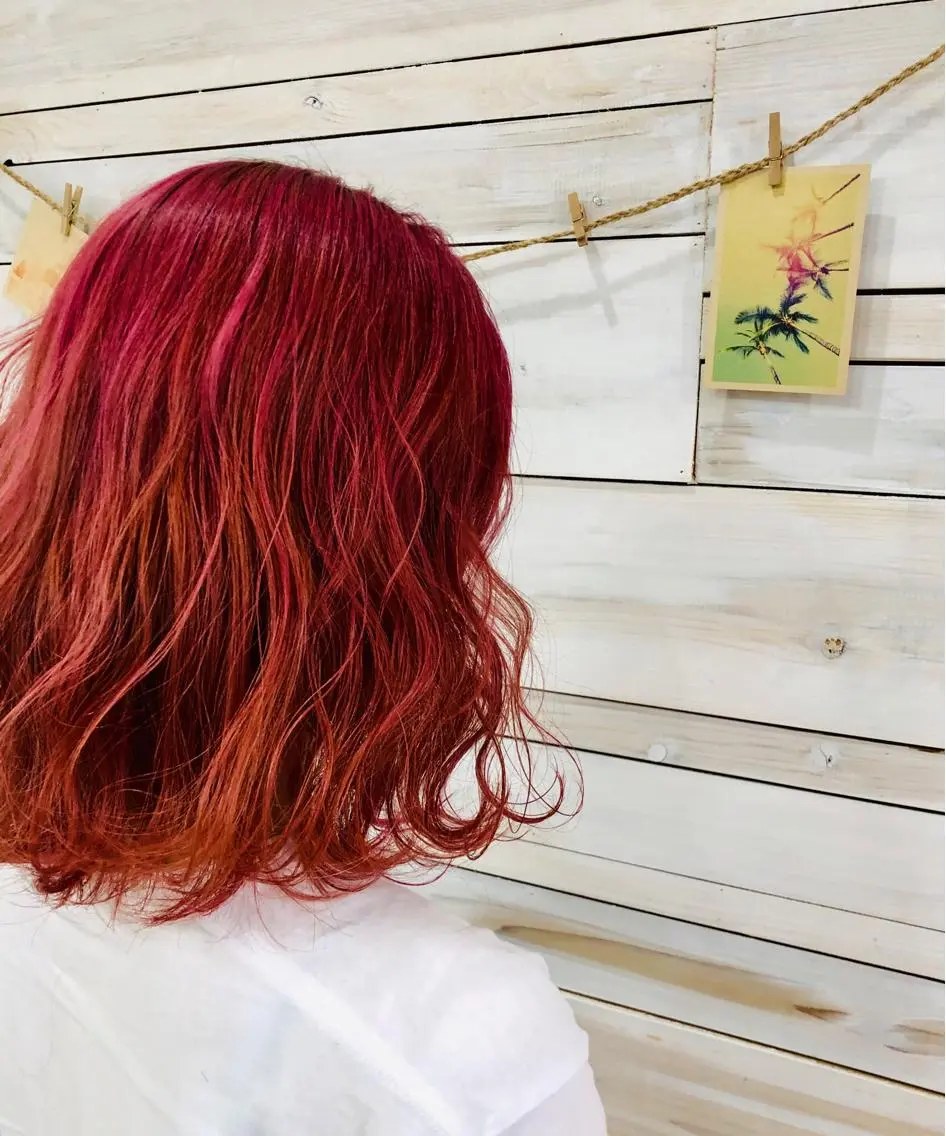 カラー ○HITOMI ○のヘアスタイル