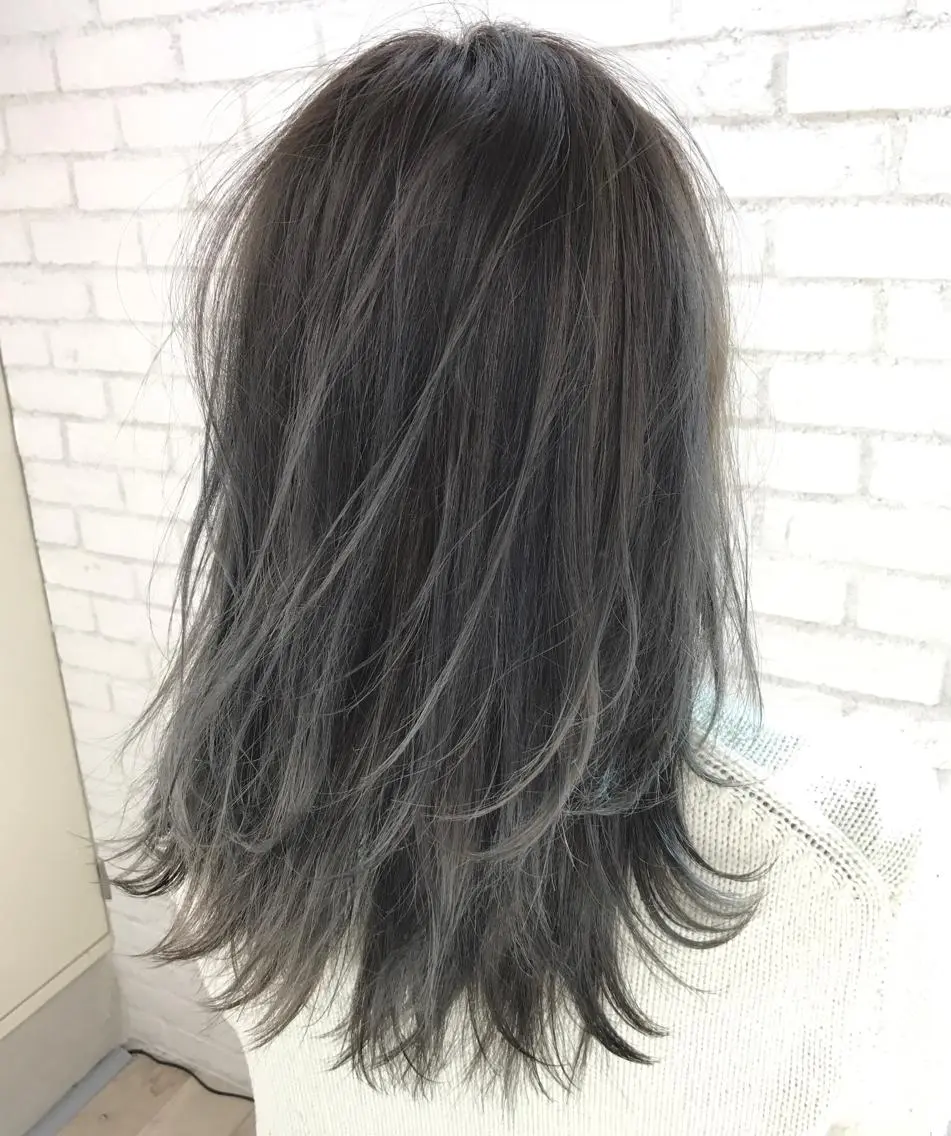 セミロング TOMOYA/ ショート、レイヤーのヘアスタイル