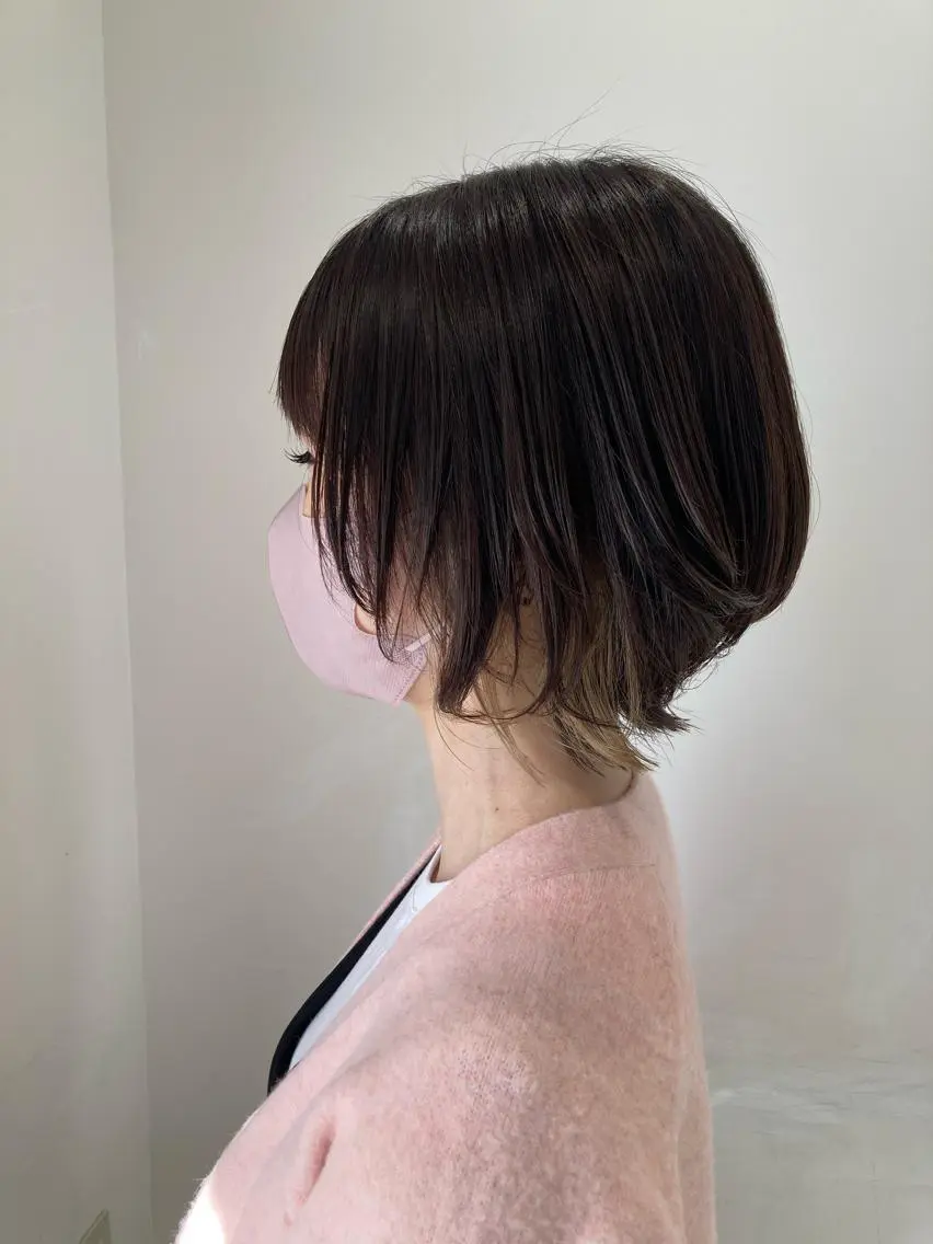 ショート ウルフカット 折本 沙織のヘアスタイル