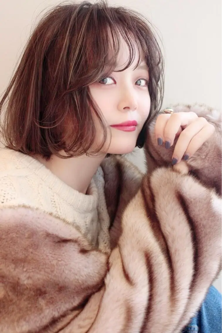 ミディアム ボブ 髪質改善 韓国風ヘア シースルーバング 小顔カット 🌹ハッシュカット、 レイヤー韓国ヘア🌹のヘアスタイル