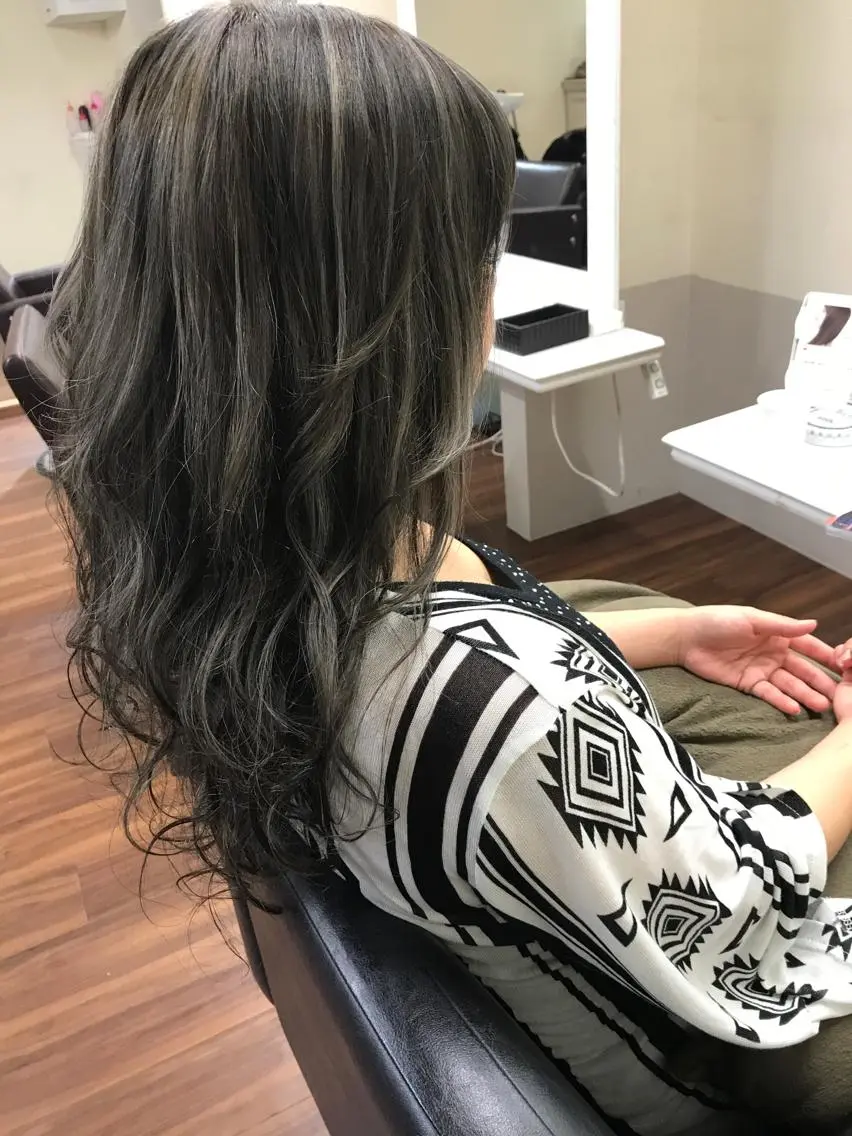 ロング カラー パーマ ヘアアレンジ ハイライトカラー ハイライト 成松 勇治のヘアスタイル