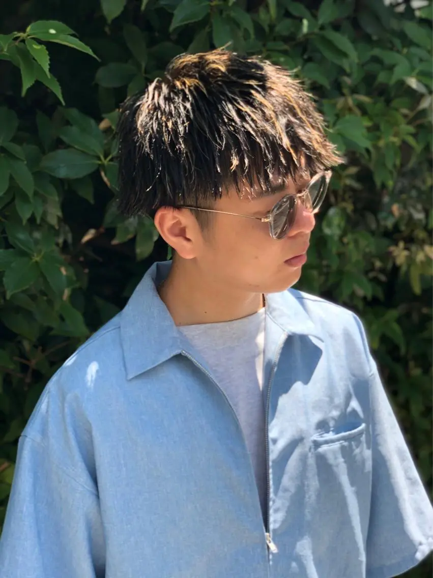 カラー メンズ メンズメッシュ メッシュ 顔まわりレイヤー デザインカットのヘアスタイル
