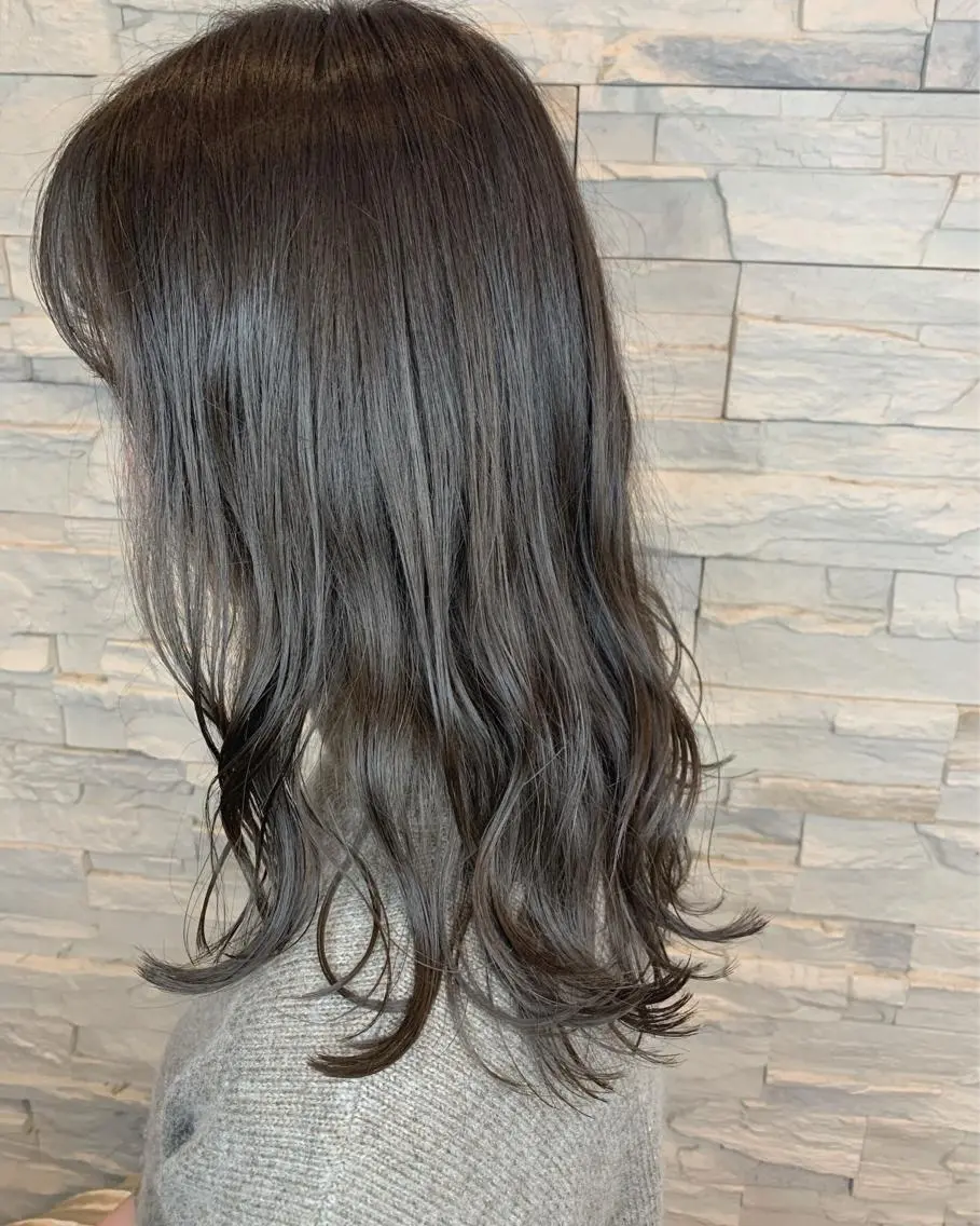 ミディアム カラー ベージュカラー 菅野 愛のヘアスタイル