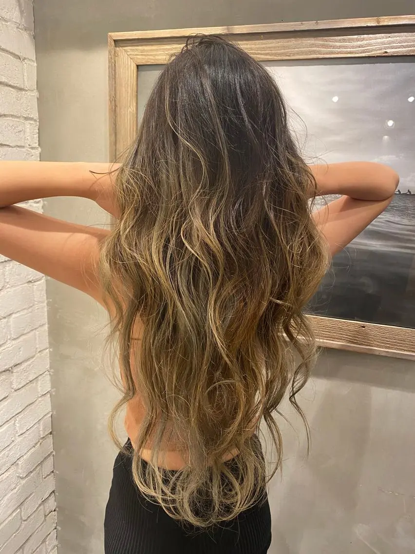 カラー 白髪に寄り添う美容師 オギノミワコですのヘアスタイル