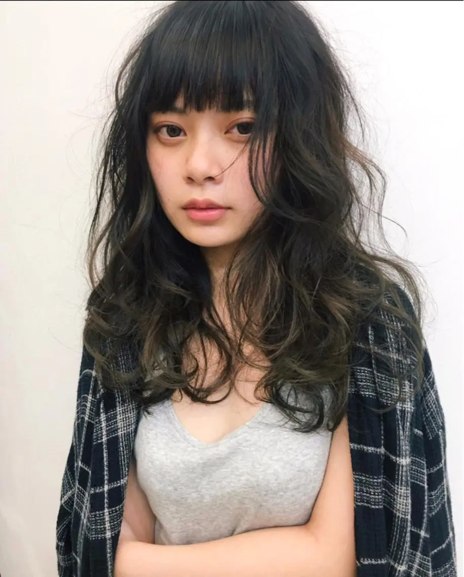 セミロング カラー パーマ セミロングパーマ ハイライトカラー ハイライト 吉川　ミチオ 【SHIKIO】のヘアスタイル