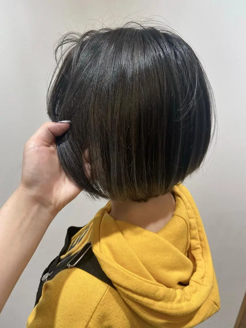 ショート カラー ヘアカラー 🐺ウルフ/レイヤー 似合わせ‎🤍沙羅のヘアスタイル