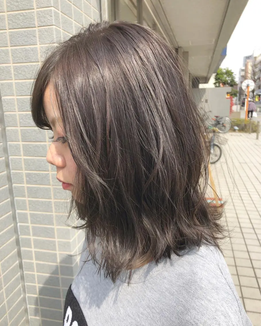 セミロング カラー 似合わせ レイヤー須川のヘアスタイル