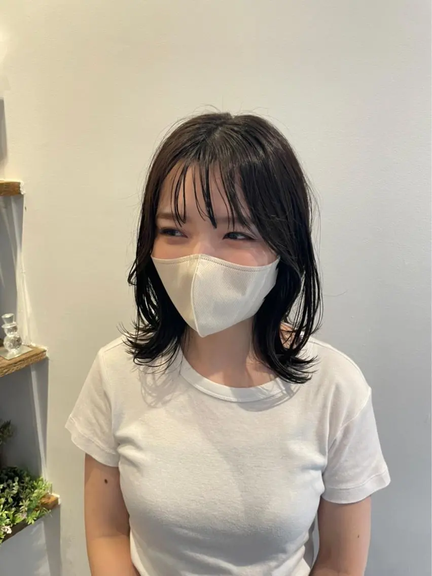 ミディアム カラー ミディアムレイヤー レイヤーカット ヘアカラー 山本 愛永のヘアスタイル