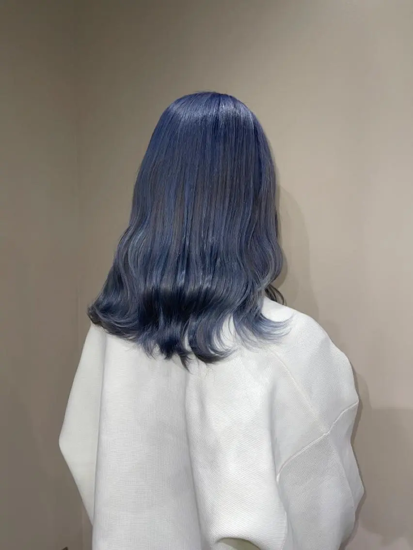 セミロング カラー ヘアカラー 渋谷🤍ブリーチ エクステ🤍アミルのヘアスタイル
