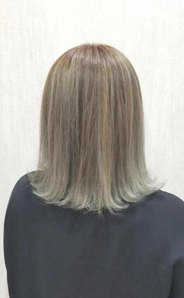 ミディアム カラー バレイヤージュ レイヤーカット レイヤー×艶髪特化 代表 西村功平のヘアスタイル
