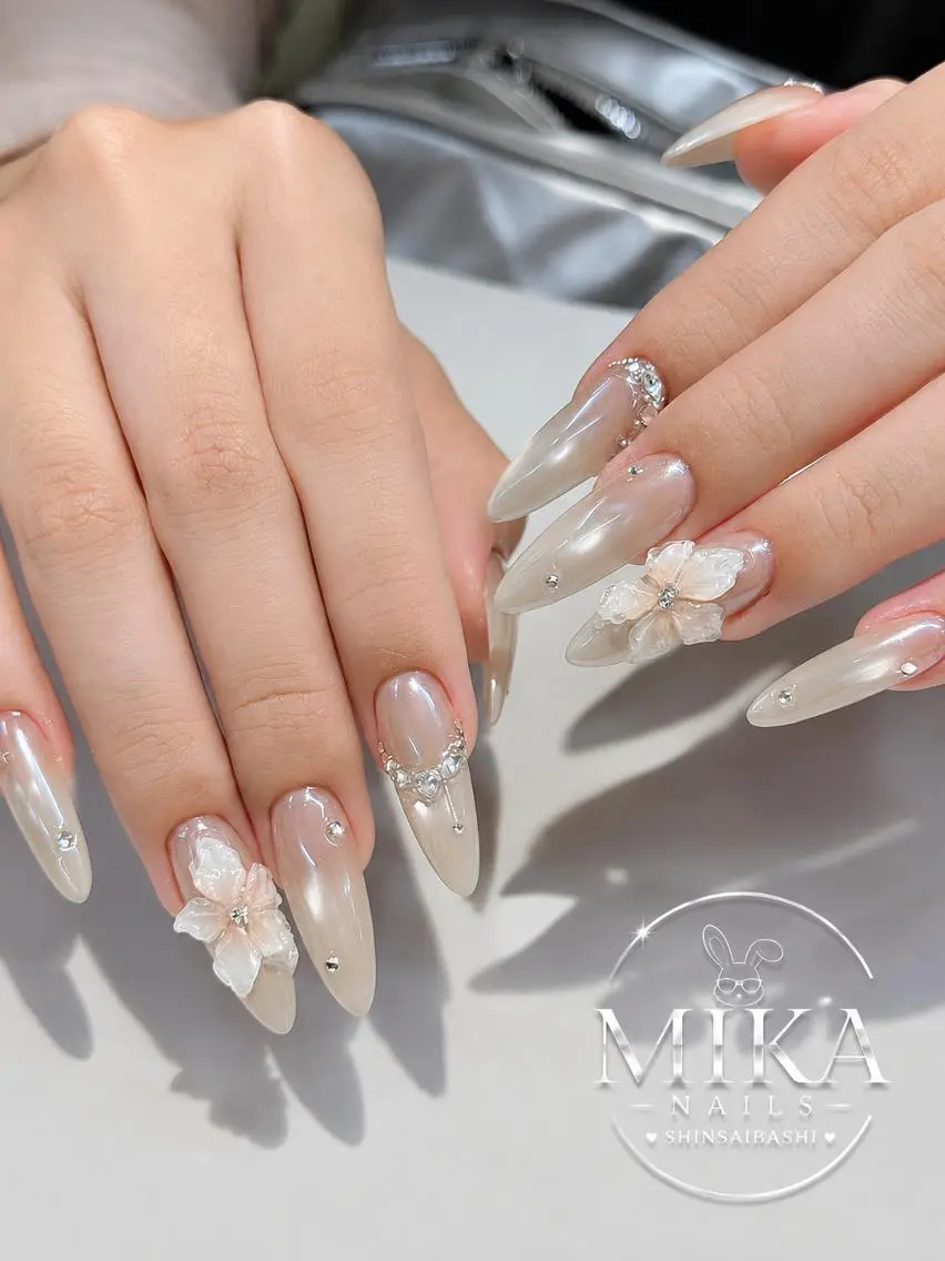 ネイル アートネイル チークネイル ドット フットネイル フレンチネイル 🌷Luna Mika🌷のネイルデザイン