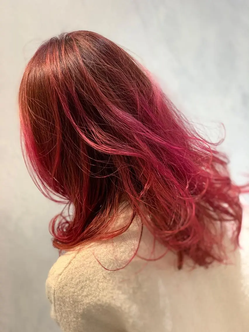 ロング 美髪ストレート AOYAGIのヘアスタイル