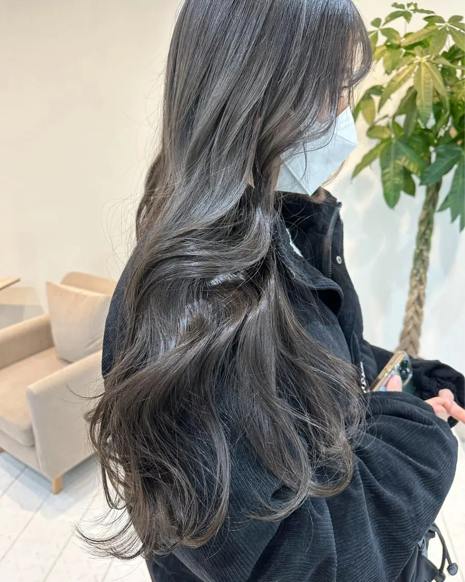 ロング カラー グレージュ 🌼透明感艶カラー オリーブ🌼河村咲のヘアスタイル