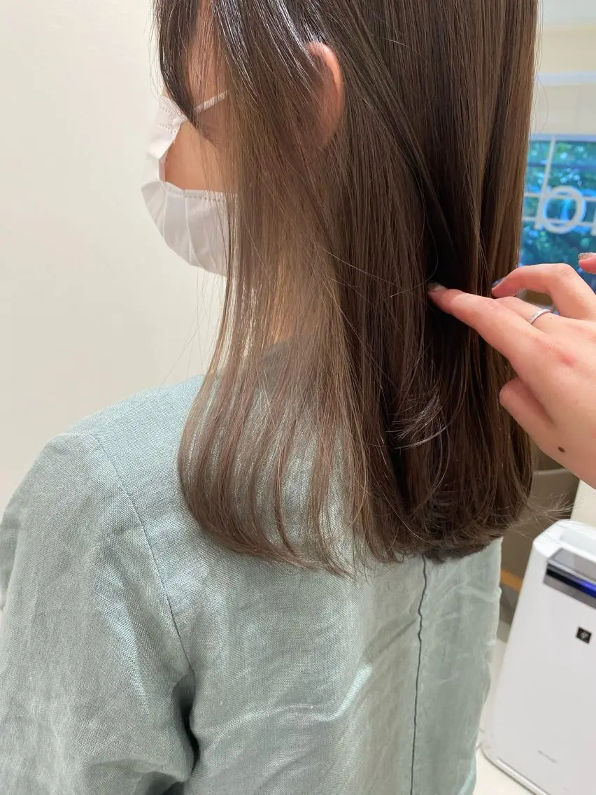 ロング カラー ベージュカラー インナーカラー レイヤーカット/ ハイライト　千咲季のヘアスタイル