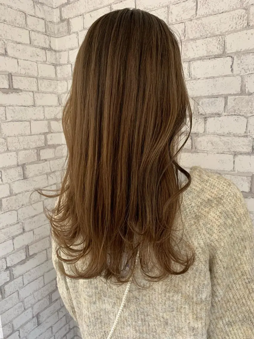セミロング カラー ✂️小顔カット✂️ 山本有紀のヘアスタイル