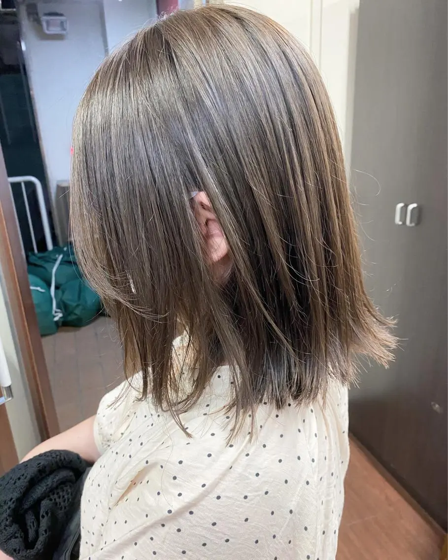 ミディアム カラー グレージュ カット ヘアカラー トリートメント せこぐち まいのヘアスタイル