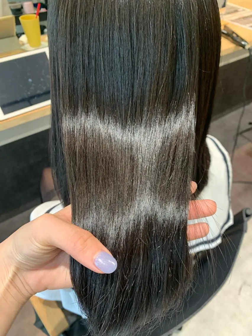 ミディアム パーマ ストレートパーマ カット 縮毛矯正 トリートメント hubhair レイヤー/透明感のヘアスタイル