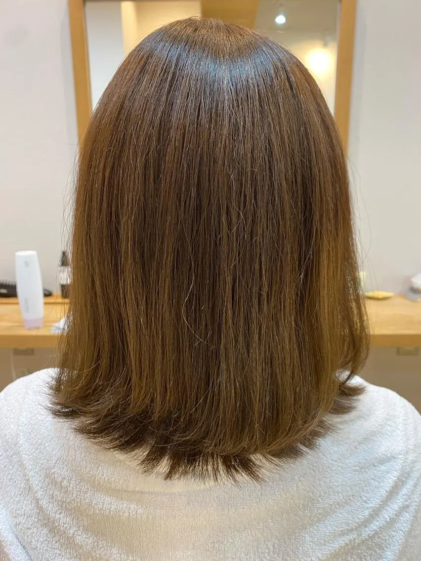 ミディアム カラー アッシュ レイヤーカット 佐藤 かののヘアスタイル