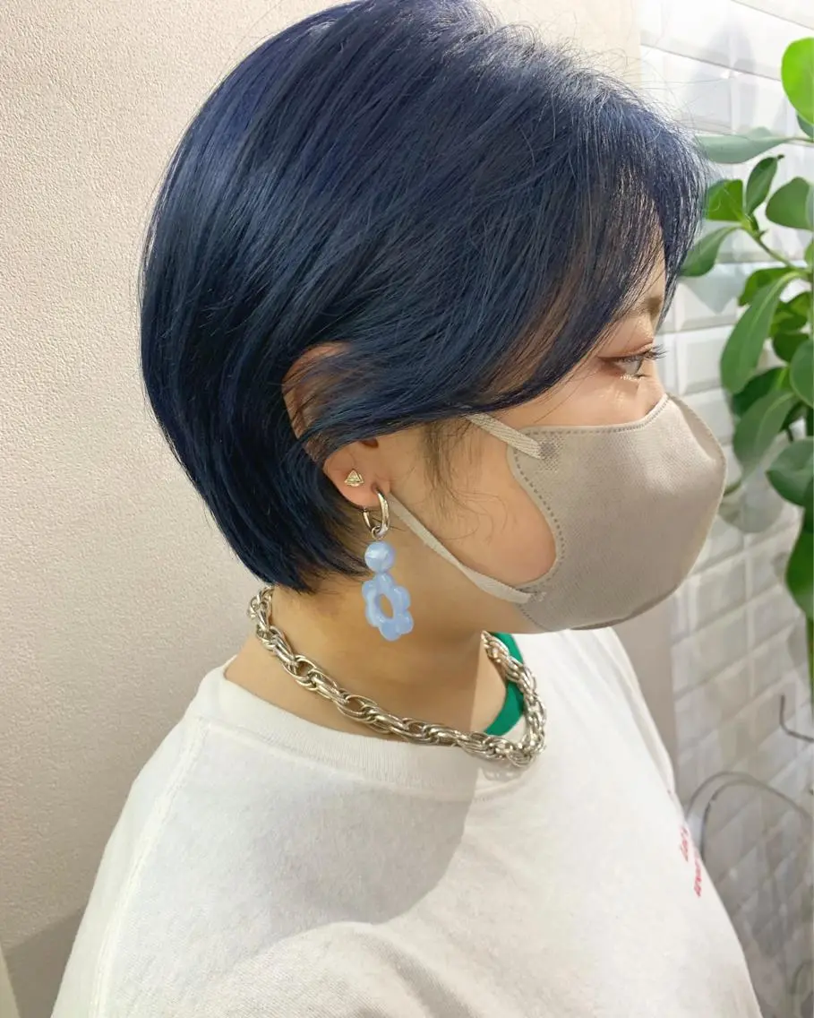 ショート カラー ブリーチ ブルーカラー ネイビーカラー カット ヘアカラー トリートメント hubhair レイヤー/透明感のヘアスタイル