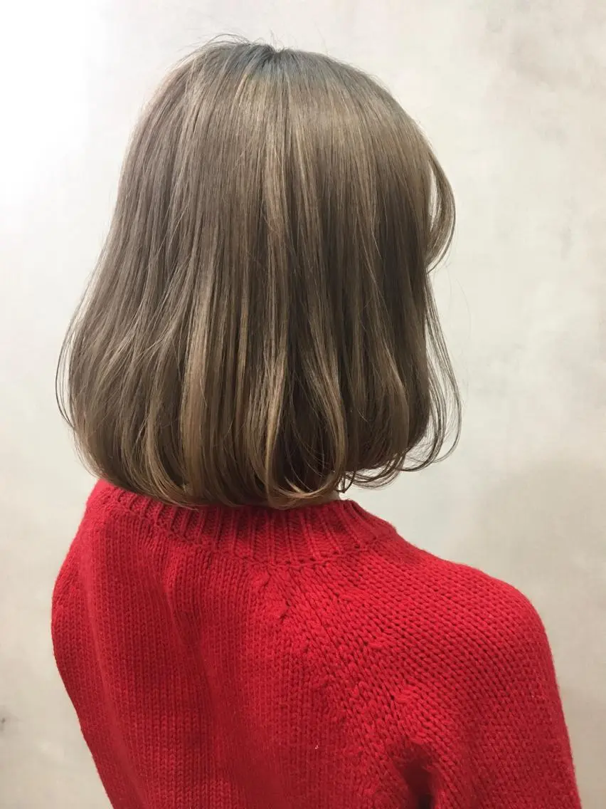 ショート カラー ヘアアレンジ ブリーチ 透明感カラー グレージュ ボブ 中田 敏明のヘアスタイル
