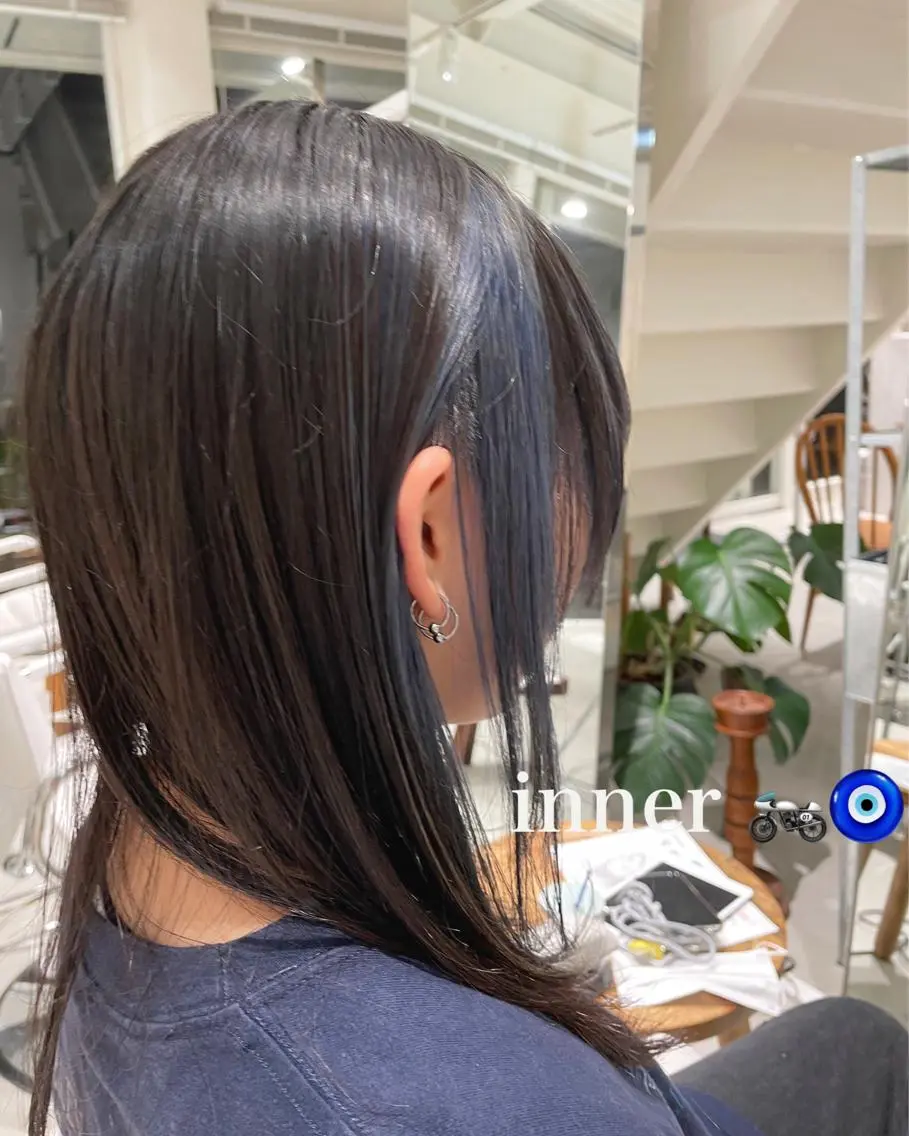 ロング カラー ブルーカラー 峯崎 葵のヘアスタイル