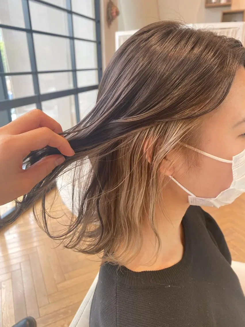カラー ブロンド グレージュ インナーカラー 増井 彩乃のヘアスタイル