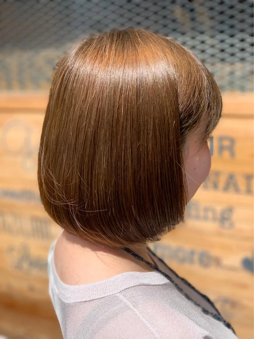 ショート カラー 前下がりボブ ショートボブ ベージュカラー ボブ ショートヘア カット ヘアカラー トリートメント ヨッ シーのヘアスタイル