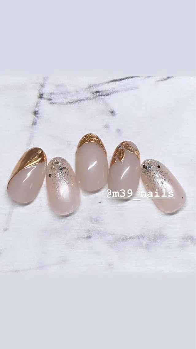 ネイル フラワーネイル キラキラネイル ニュアンスネイル 冬ネイル クリスマス 39-nails EharaMikuのネイルデザイン