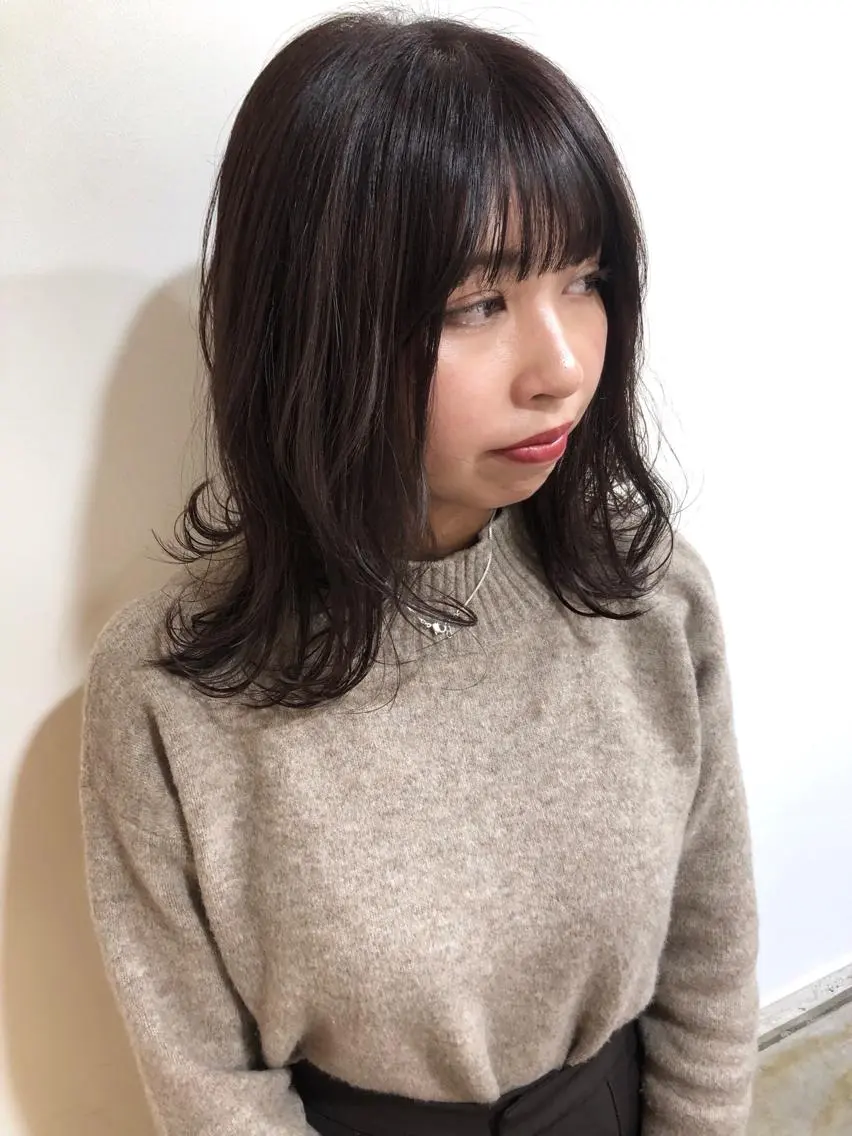 ミディアム カラー カット ヘアカラー トリートメント MIOベージュカラー 柔らかいカラーのヘアスタイル
