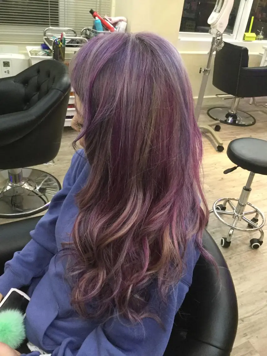 ロング カラー メッシュ 鶴見 和美のヘアスタイル