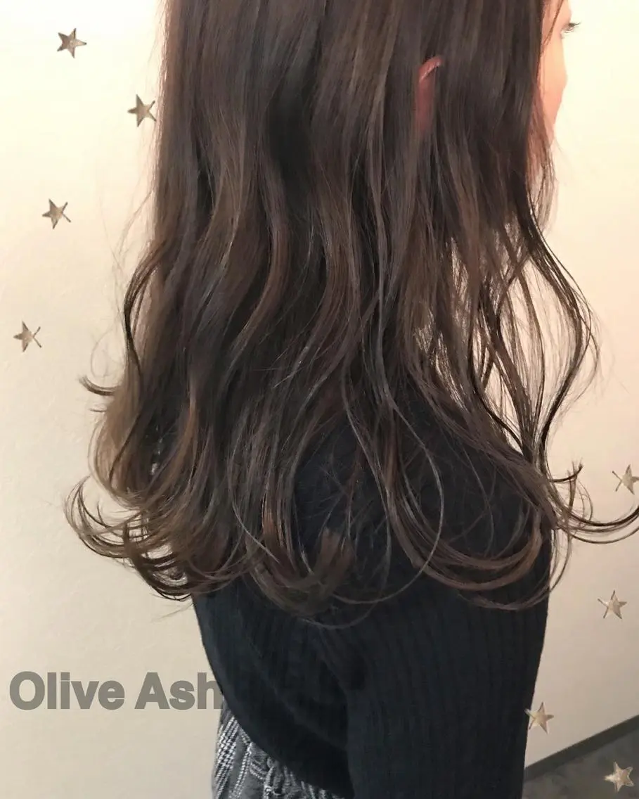 セミロング カラー 市川 千夏のヘアスタイル