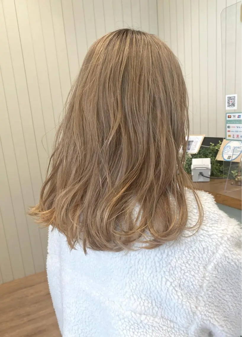 ミディアム カラー ベージュカラー ミルクティーベージュ ボブとパーマの達人 /美容室難民の方是非のヘアスタイル