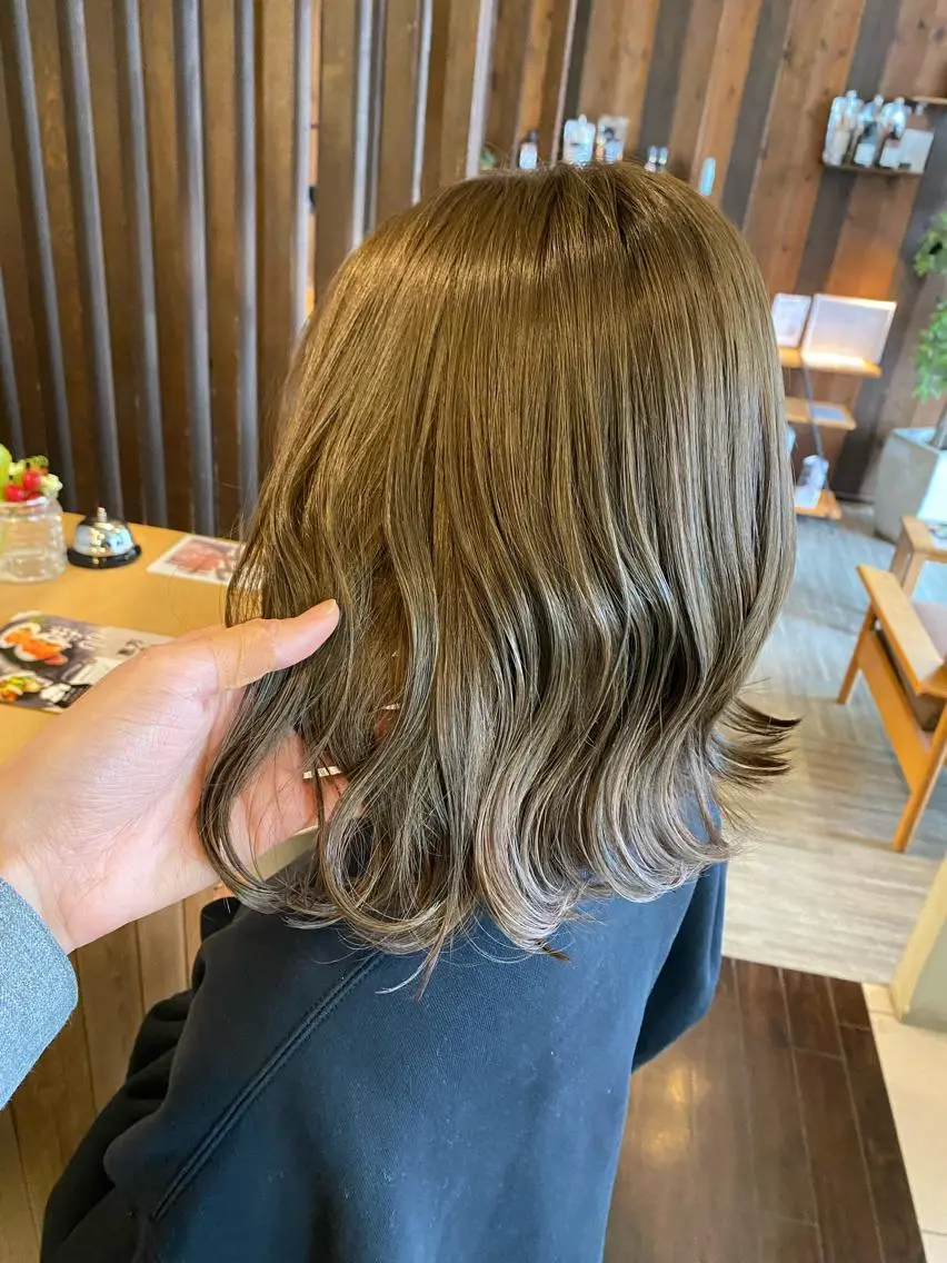 ミディアム カット ヘアカラー トリートメント 具志 正太のヘアスタイル