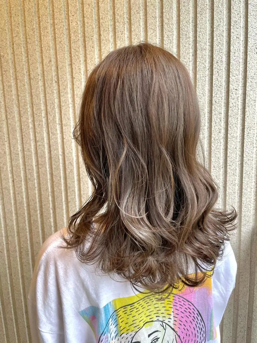 ミディアム カラー 透明感カラー ハイライトカラー ハイライト 💚透明感カラー💚 ♻️本間♻️のヘアスタイル