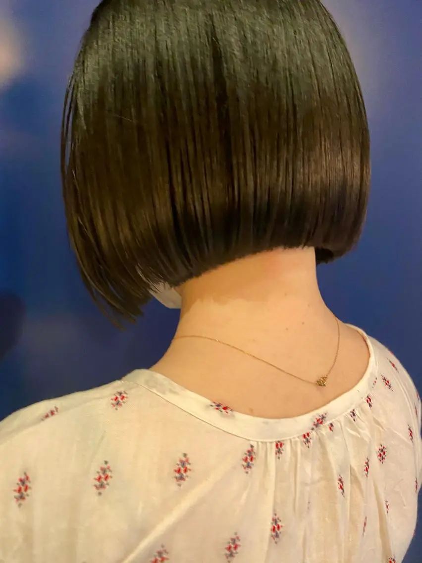 ショート カラー カット ヘアカラー トリートメント 顔周り/ブリーチなし /縮毛矯正🫧伊勢のヘアスタイル