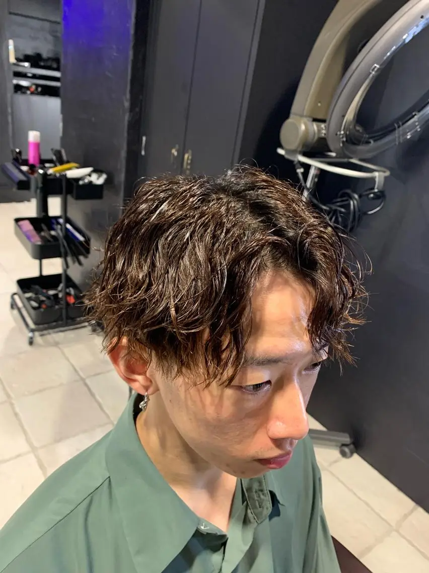 ショート メンズ センターパート メンズハイライト メンズ韓国風 マッシュ メンズパーマ カット ヘアカラー パーマ ヘアセット メンズパーマ/難波/ 心斎橋 室園亮佑のヘアスタイル
