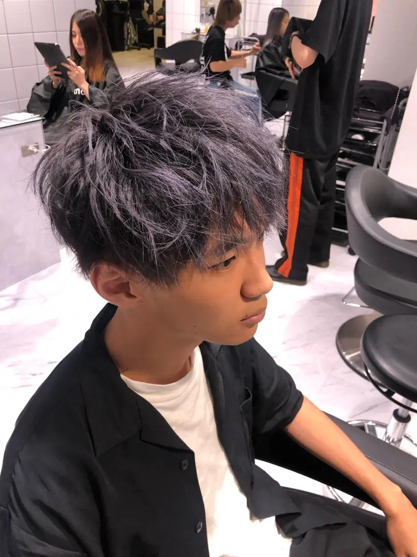 ショート カラー メンズ メンズブリーチ ブリーチ グレージュ ラベンダーカラー ラベンダーグレージュ 赤み消し🌿 透明感カラー🫧のヘアスタイル