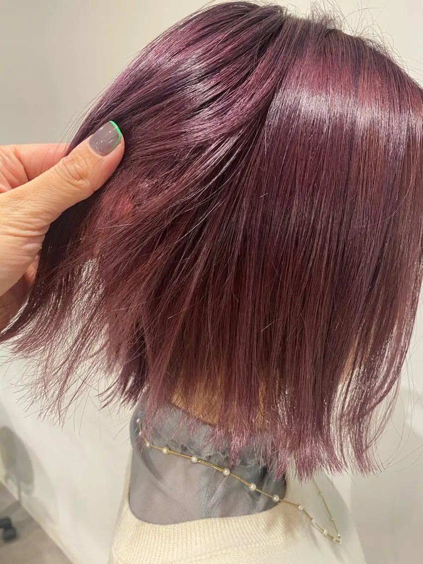 ショート カラー ブリーチ カシス ピンクカラー カット ヘアカラー トリートメント scene. haraのヘアスタイル