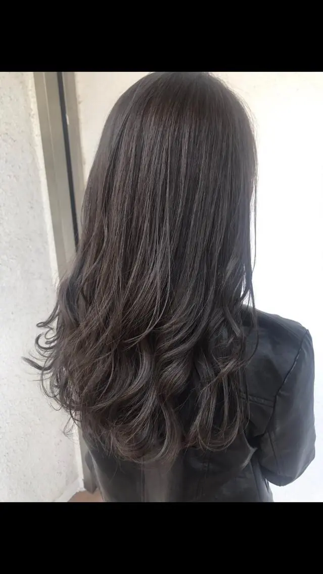 ロング カラー 透明感カラー グレージュ ハイライトカラー ハイライト ヘアカラー トリートメント 酸性縮毛矯正🧴韓国 レイヤー/髪質改善のヘアスタイル