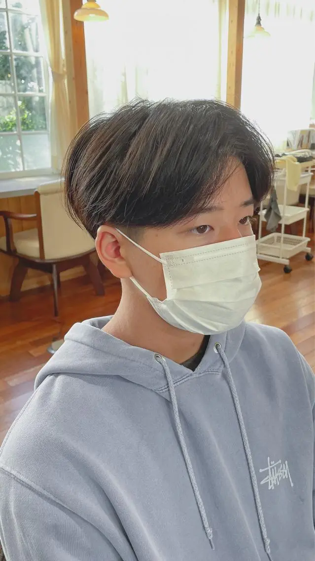 メンズ センターパート 吉田 浩太郎のヘアスタイル