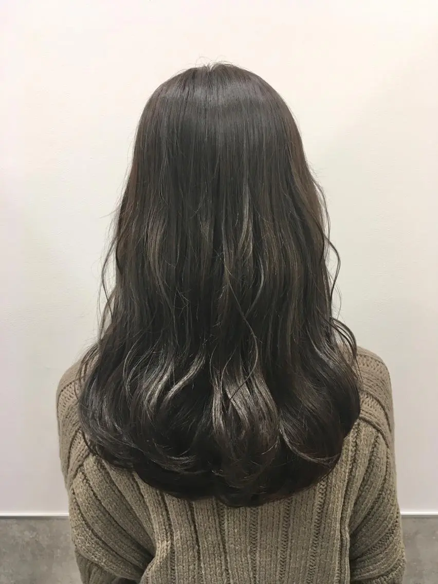 ロング カラー ブリーチ グレージュ ブリーチなしカラー yoshi ☆のヘアスタイル