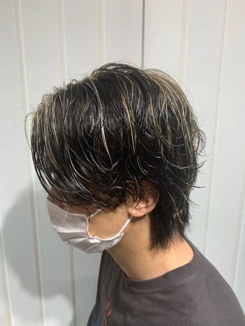 カラー メンズ メンズブリーチ メンズハイライト メンズウルフカット ブリーチ ハイライトカラー REM【阿佐ヶ谷】 MEGUのヘアスタイル