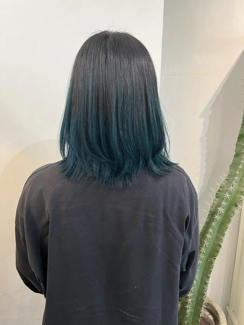 ミディアム レイヤーカット 宮腰 瑠果のヘアスタイル