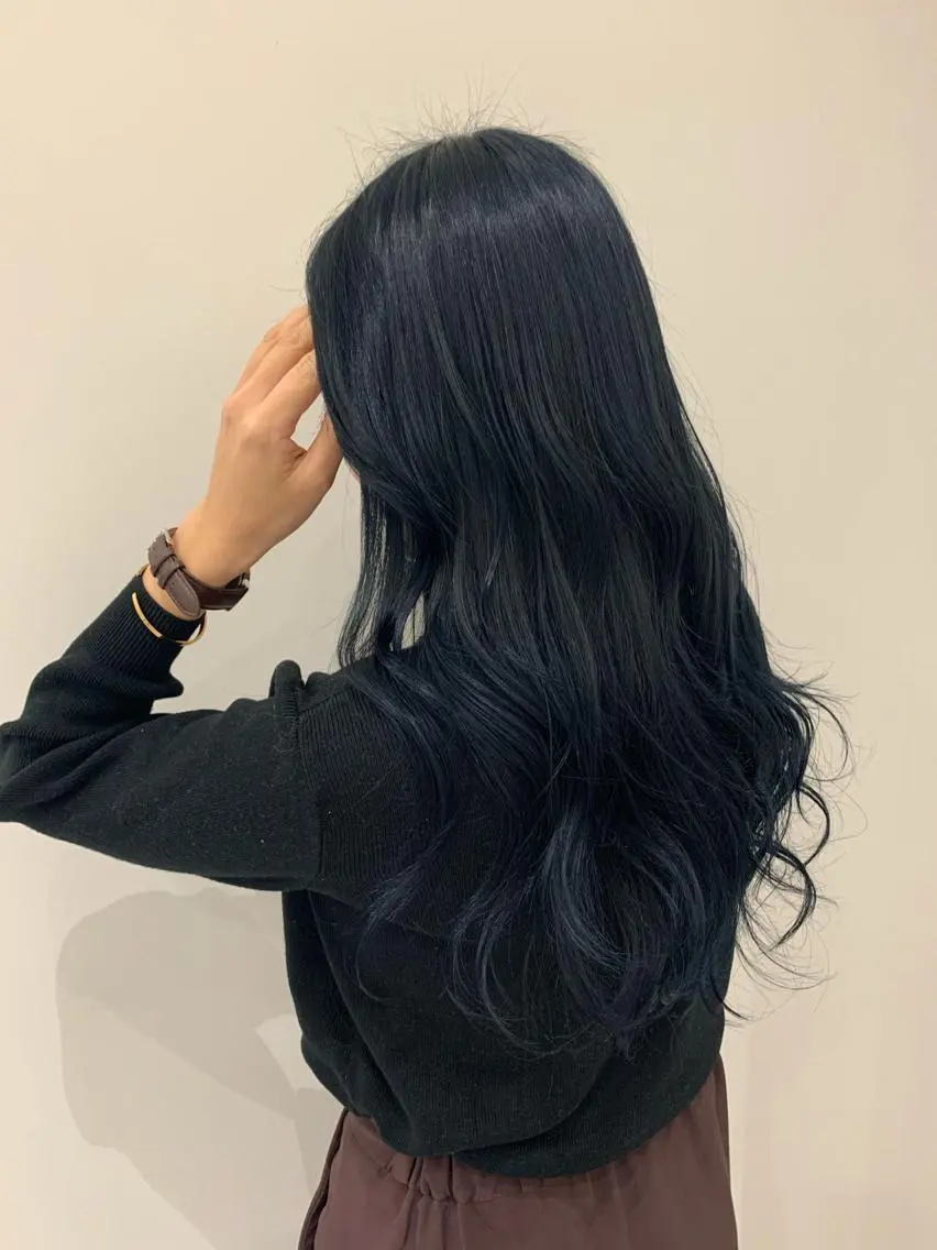 ロング カラー 黒髪 ブルーカラー ブルーブラック まなり See.のヘアスタイル