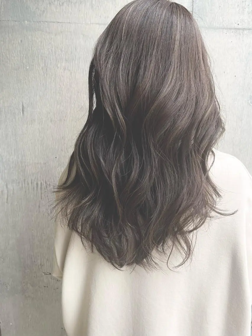 セミロング ハイライト ヘアカラー トリートメント 小林 正樹のヘアスタイル