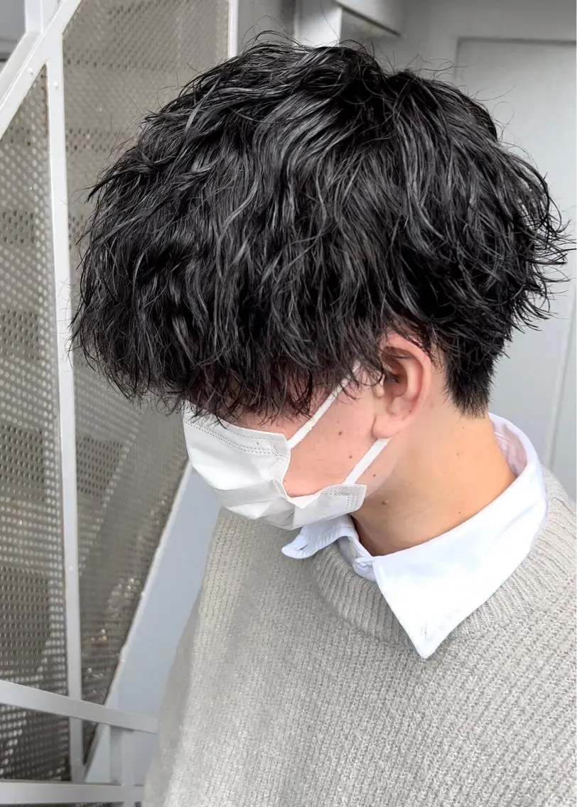 パーマ メンズ アイブロウ 曲がる縮毛矯正 LIBER 岩名のヘアスタイル