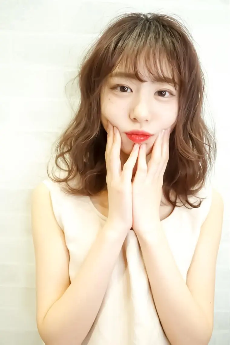 ミディアム 村山 美空のヘアスタイル