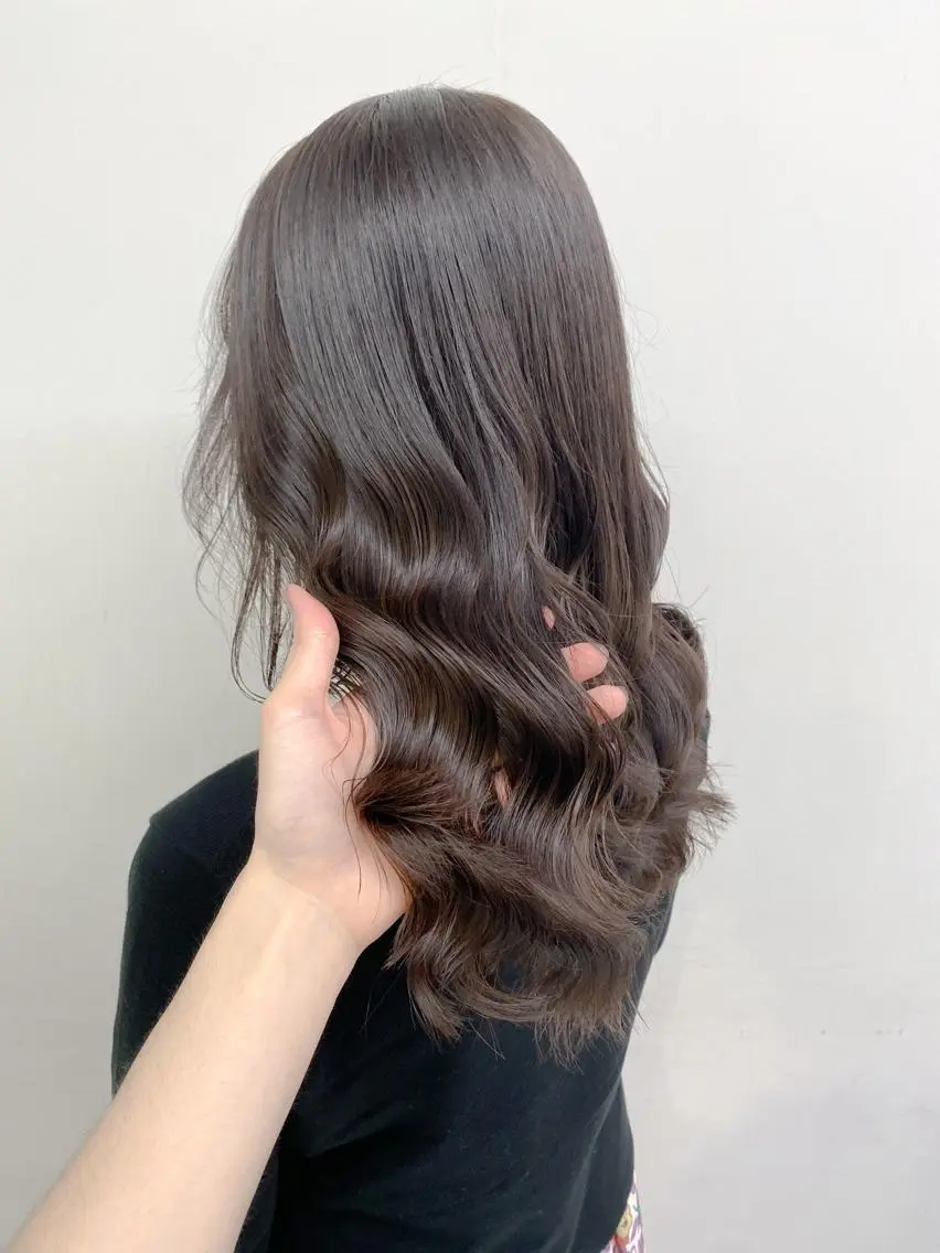 カラー トレンドカラー MAHOのヘアスタイル